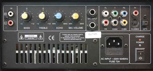 Přenosný systém s karaoke IBIZA PORT8MINI, pohled na ovládací pult Přenosný systém s karaoke IBIZA PORT8MINI, pohled na ovládací pult